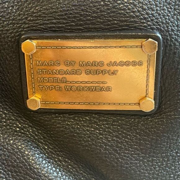 Marc By Marc Jacobs Black Tote with Gold Details - Picture 4 of 10